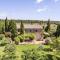 Private country house surrounded by olive trees - Crespiá