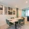 3 bedroom house with garden, free parking