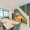 3 bedroom house with garden, free parking