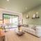 3 bedroom house with garden, free parking