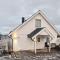 Lovely 4 bedroom house with the view of aurora