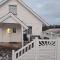 Lovely 4 bedroom house with the view of aurora
