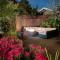 Santa Rosa Wine Cottage with Spa Amenities