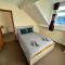 Dizzy Heights Swanage Sleeps 10 with Amazing Views - 斯沃尼奇