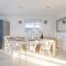 4BR Beach House sleeps 10 - 5 mins walk to the Sea - West Wittering