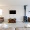 4BR Beach House sleeps 10 - 5 mins walk to the Sea - 西威特灵