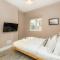 Renovated 3BR wgarden in Stratford, 1min to Train - London