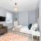 Renovated 3BR wgarden in Stratford, 1min to Train - London