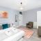 Renovated 3BR wgarden in Stratford, 1min to Train - London
