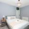 Renovated 3BR wgarden in Stratford, 1min to Train - London