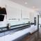Exclusive Lake Villa by PikHost