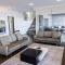 Exclusive Lake Villa by PikHost