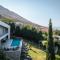 Exclusive Lake Villa by PikHost
