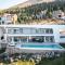 Exclusive Lake Villa by PikHost