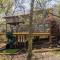 "Magical Treehouse" w spiral slide off the deck 350 acres on the Brazos River! Tubing! Petting Zoo! - Уэтерфорд