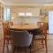 Central single house with parking-TOP LOCATION!