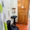Hostal Nuevo Arenal downtown, private rooms with bathroom - Nuevo Arenal