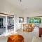 Beachfront,V Private, 360 Views, Sunsets, Hottub