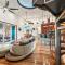 Beachfront,V Private, 360 Views, Sunsets, Hottub