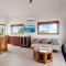 Beachfront,V Private, 360 Views, Sunsets, Hottub