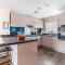 4 Bed, 3 Bath in Colchester - Business, Contractor and Leisure - Singles or Superkings - Disc0unts