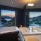 Villa Matau- Gas Fire- Lake Views- AC- BBQ - Queenstown