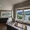 Candlewood Lake -Family Getaway, Lakefront 3775 sqft Home