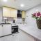 Upgraded 3 bedroom at JBR with Jacuzzi - Dubaj