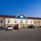 Days Inn & Suites by Wyndham Sellersburg