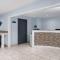 Days Inn & Suites by Wyndham Sellersburg
