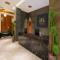 Ekor Elegance Hotel