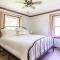 Whole House 85 Acre Private Ranch Sleeps 8, hot-tub king beds - لوغان