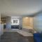 Mountain Vista Inn & Suites - Walking Distance to the Island