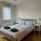 Penthouse Apartment - Town Centre, Sea Views, Secure Parking
