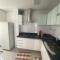 Apartamento ótima localização, local familiar - 戈亚尼亚