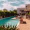 78796 Cozy unit by the Pool, Fiber Optic, 70m to Ocean