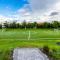 Sleek Doral Retreat 1 Bed Oasis With Free Parking