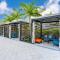 Sleek Doral Retreat 1 Bed Oasis With Free Parking