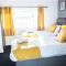2ndHomeStays-Walsall- A Charming 3-Bed Home with Landscape View - Suitable for Contractors and Families -Large Parking for 3 Vans - Sleeps 8 - 7 mins to J10 M6 and 21 mins to Birmingham - Bloxwich