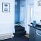 2ndHomeStays-Walsall- A Charming 3-Bed Home with Landscape View - Suitable for Contractors and Families -Large Parking for 3 Vans - Sleeps 8 - 7 mins to J10 M6 and 21 mins to Birmingham - Bloxwich