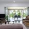 Marron at Island Views—Beachfront Boutique Bliss