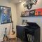 Blue Moon Cottage - Music Room, Inground Pool