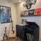 Blue Moon Cottage - Music Room, Inground Pool - Owensboro