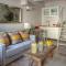Limani Suite