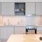 Private Beachfront 1 Bed With 180 view of Marina Skyline