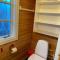 Cozy 2 bedroom cottage with hot tub