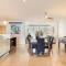 Drift Beachfront Oasis - A Panoramic Resort Getaway - 棕榈湾