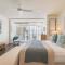 Drift Beachfront Oasis - A Panoramic Resort Getaway - 棕榈湾