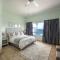 Bikini Views, Sleeps 2 Private and Fabulous!