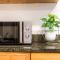 Emerald Retreat - City Centre - Free Parking, Fast WiFi and Smart TV by Yoko Property